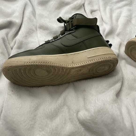 Nike Shoes Army Green Hightops - Picture 5 of 5